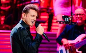 Luis Miguel fue hospitalizado y Alejandra Ávalos  duda la gravedad del caso