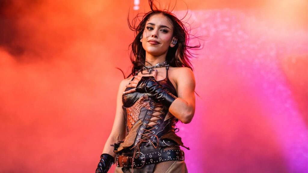 Danna estrena &ldquo;Si se acaba el mundo&rdquo; junto a El Malilla