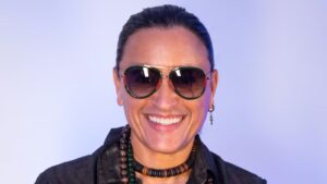 Elvis Crespo ingresa al Sal&oacute;n de la Fama de Billboard