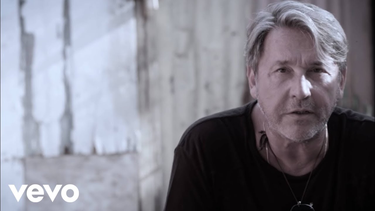 Ricardo Montaner &ndash; Aunque Ahora Est&eacute;s Con El (Official Video)
