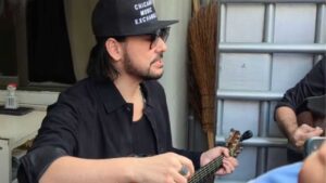 Beto Cuevas siguió cantando tras sismo en CDMX y el momento se volvió viral