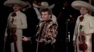 Juan Gabriel llegar&aacute; al cine; esto es todo lo que debes saber