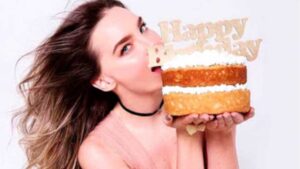 Belinda celebra sus 37 entre flores y familia