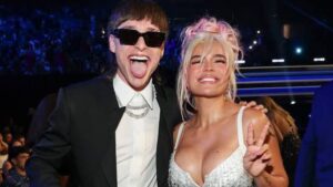 Karol G comparte escenario con Peso Pluma y habla de una posible colaboraci&oacute;n con Cazzu