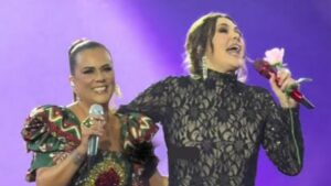 Yuridia sube al escenario a Edith M&aacute;rquez Y Josi Cuen