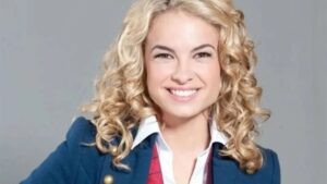 Dulce María despide a otra Roberta
