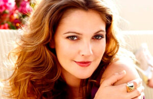 Mira el tráiler donde Drew Barrymore será una mamá zombie