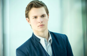 Ansel Elgort, actor de Bajo La Misma Estrella, canta ‘All I Think About Is You’