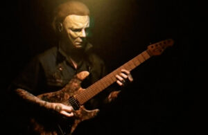 &lsquo;Michael Myers&rsquo; toca en guitarra su versi&oacute;n metalera de &lsquo;Halloween&rsquo;