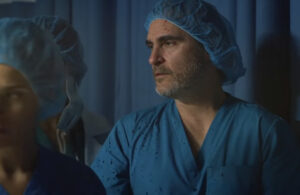 Joaquin Phoenix protesta por la destrucci&oacute;n del planeta en este impactante video