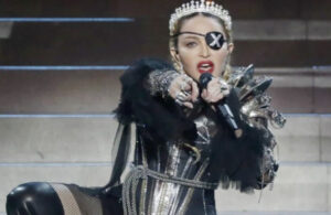 Madonna se cae del escenario y anuncia que cancela shows