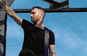 Adam Levine se puso vestido para ir a juego con su esposa e hijas