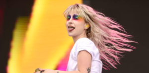 Hayley Williams hace un guiño al sexto álbum de Paramore