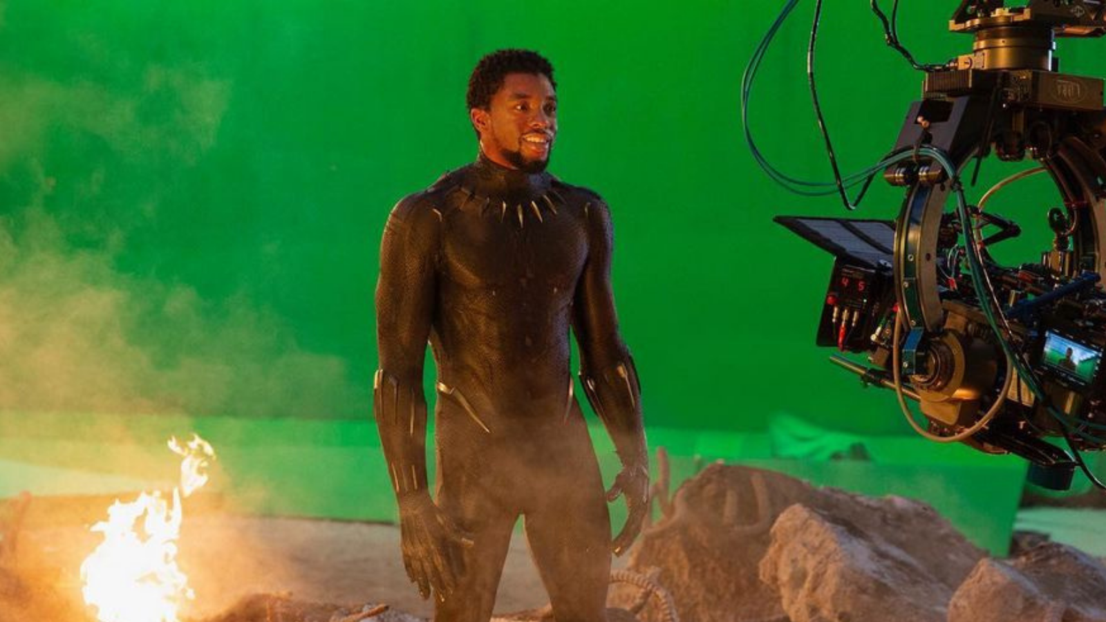 Anthony Hopkins rinde homenaje a Chadwick Boseman