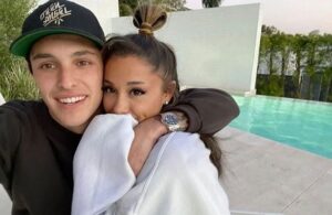Ariana Grande se casó con Dalton Gómez