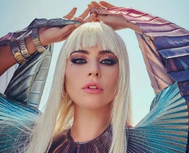 Lady Gaga sorprende a sus fans con fotos en &lsquo;TOPLES