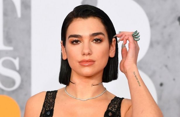 Dua Lipa es demandada por publicar una foto de ella misma