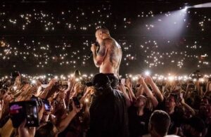 Se cumplen 4 a&ntilde;os sin Chester Bennington; fan&aacute;ticos le rinde homenaje en redes