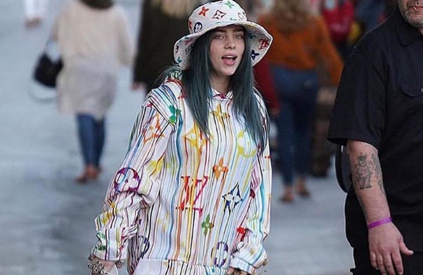 Billie Eilish causa pol&eacute;mica tras publicar foto de su busto