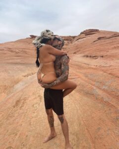 TRAVIS BARKER Y KOURTNEY KARDASHIAN