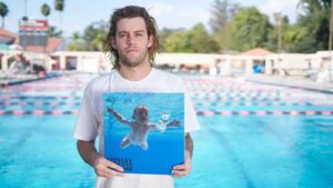 Beb&eacute; de la portada de Nevermind demanda a Nirvana