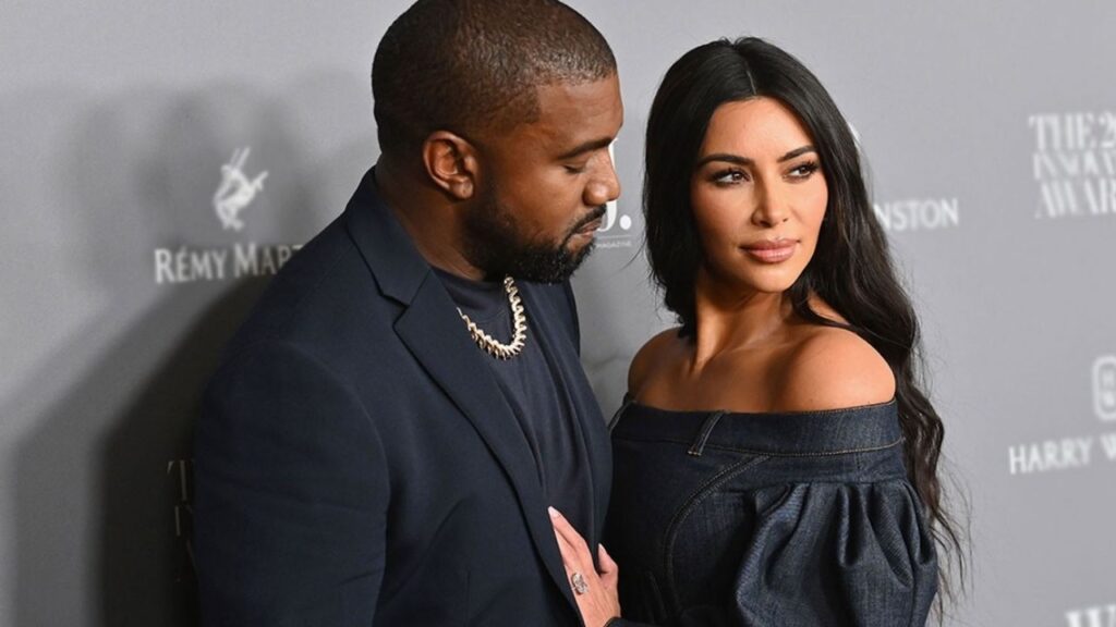Kim Kardashian aparece vestida de novia en la presentación del álbum de Kanye West