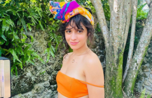 Camila Cabello muestra su cuerpo en bikini