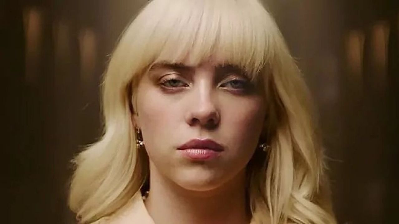Billie Eilish revela que ver pornograf&iacute;a desde los 11 a&ntilde;os "destruy&oacute; su cerebro"