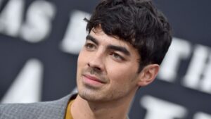 Joe Jonas comparte su rutina para mantenerse en forma