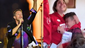 Ni&ntilde;o recibe boletos para ver a Coldplay y su reacci&oacute;n se hace viral