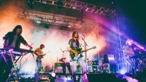 Tame Impala estrena edición de lujo de 'The Slow Rush'