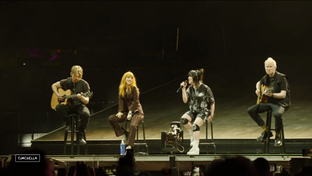 Hayley Williams y Billie Eilish en Coachella 2022