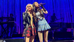 Avril Lavigne y Olivia Rodrigo cantan Complicated