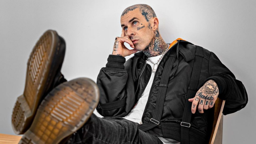 Travis Barker ingresado de emergencia al hospital