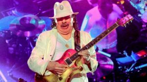 Dan a conocer el estado de Carlos Santana y la causa de su desmayo