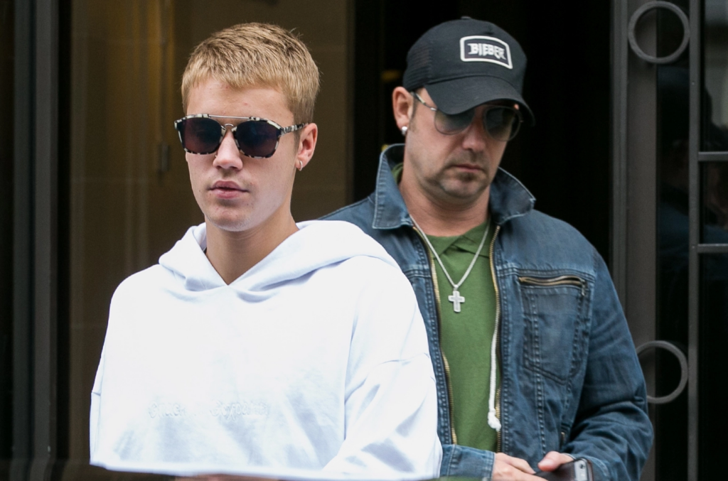 Padre de Justin Bieber tachado de homof&oacute;bico