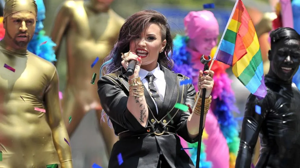 Demi Lovato explica por qué fue agotador decir que es no binaria