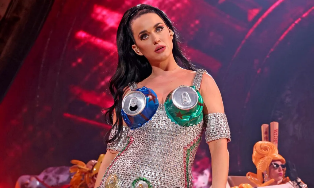Katy Perry planea lanzar nueva m&uacute;sica en plena batalla legal