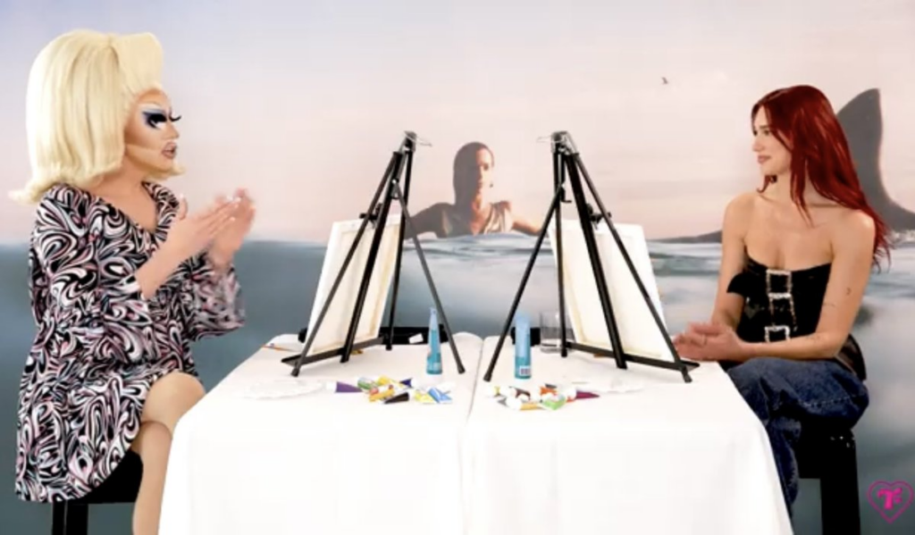 Dua Lipa y Trixie Mattel en un desaf&iacute;o de pintura