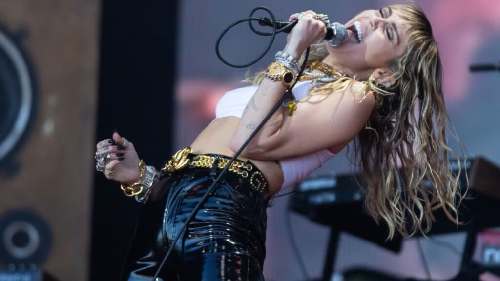 Calvin Harris emociona más a fans con la collab de Miley Cyrus