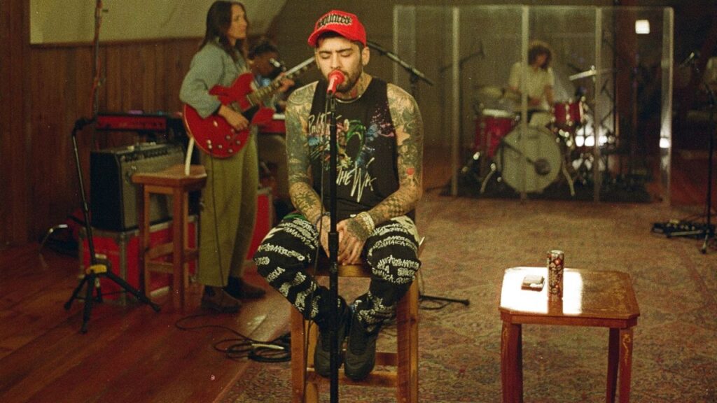 Zayn estren&oacute; su nuevo &aacute;lbum 'Room Under the Stairs'