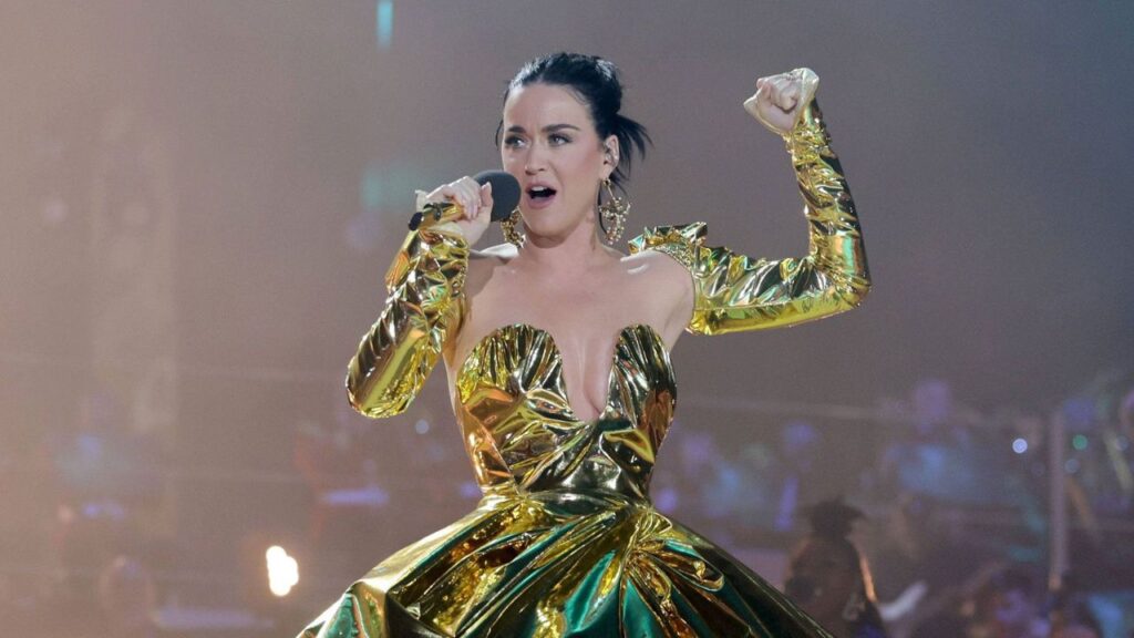 Katy Perry anuncia colaboraci&oacute;n con Doechii
