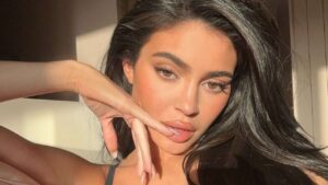 Kylie Jenner deslumbra en el desfile de Chanel