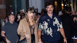 Taylor Swift hace un inesperado llamado a Travis Kelce