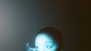 Ariana Grande lanza &ldquo;Brighter Days Ahead&rdquo;