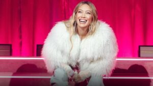 🌍 Hilary Duff anuncia gira mundial y revive a Lizzie McGuire en un video que enloqueció a fans