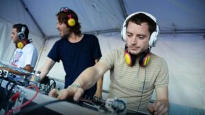 🎤 Frodo se va de rave: Elijah Wood arma una fiesta épica de El Señor de los Anillos con DJ set incluido