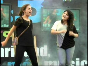 bailando Lady Gaga en el Alfaset