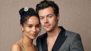 Harry Styles y Zoë Kravitz se comprometieron, según un amigo cercano
