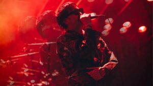 The Strokes presentan su nueva canción “Going Shopping” en concierto